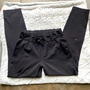 Lululemon On The Fly Pants, size 4